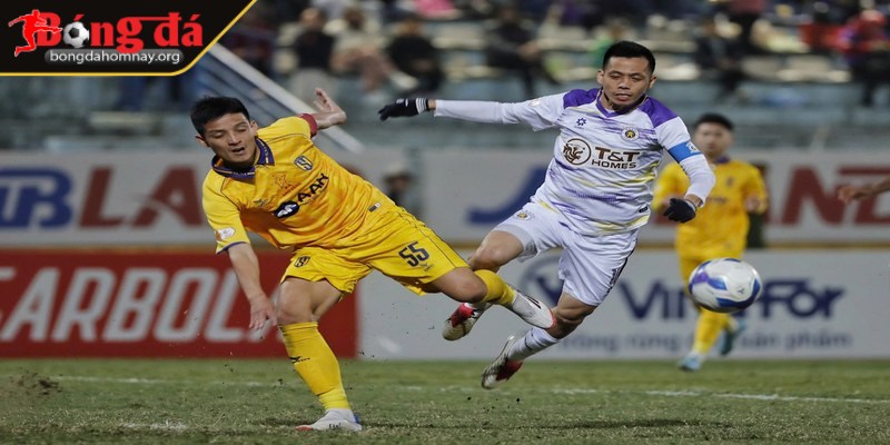 Hà Nội FC đã có chiến thắng tưng bừng trước Thanh Hóa, tiếp tục bám đuổi ngôi đầu bảng xếp hạng V.League 2024/25 2 Tân binh Jefferson ghi dấu ấn rõ nét