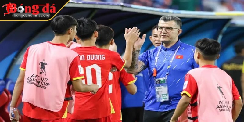 HLV Cristiano Roland: "Các cầu thủ hãy ngẩng cao đầu" 3 HLV Cristiano Roland đặt ra những mục tiêu và kỳ vọng lớn hơn