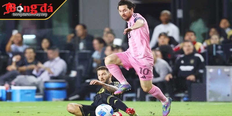 Lionel Messi tỏa sáng với hai bàn thắng, giúp Inter Miami vượt qua Los Angeles FC với tổng tỷ số 3-2 sau hai lượt trận 2 Đẳng cấp Messi – Sự khác biệt giữa hai đội