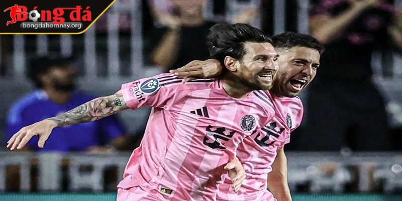 Lionel Messi tỏa sáng với hai bàn thắng, giúp Inter Miami vượt qua Los Angeles FC với tổng tỷ số 3-2 sau hai lượt trận 1 Bàn mở tỷ số mang dấu ấn đẳng cấp từ Messi