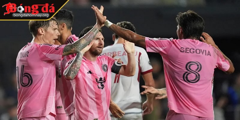 Lionel Messi tiếp tục tỏa sáng khi ghi bàn giúp Inter Miami cầm hòa Toronto FC với tỷ số 1-1 trong khuôn khổ giải MLS 2 Khoảnh khắc tỏa sáng của Lionel Messi