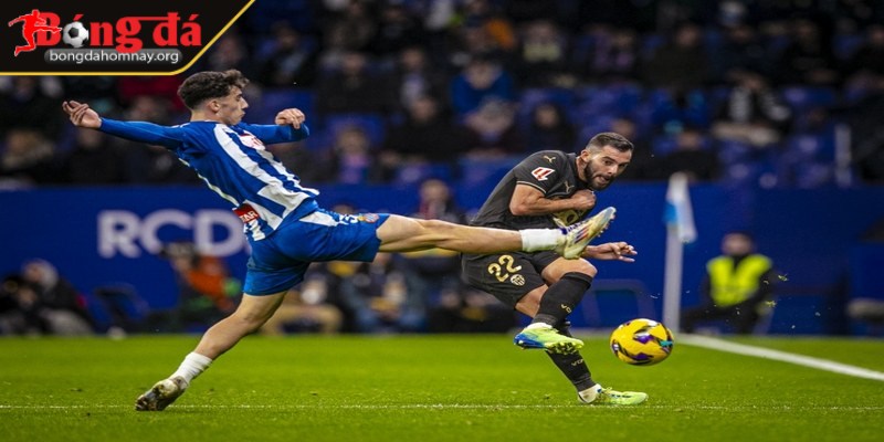 Nhận định Valencia vs Espanyol (00:00 - 23/04, vòng 33 La Liga) 1 Valencia chơi bóng với một lối chơi tấn công