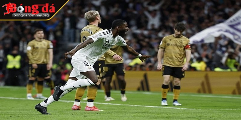 Real Madrid vượt qua Real Sociedad sau hiệp phụ, tiến vào chung kết Cúp Nhà Vua 2 Real Madrid và Real Sociedad bước vào hiệp phụ với sự căng thẳng bao trùm