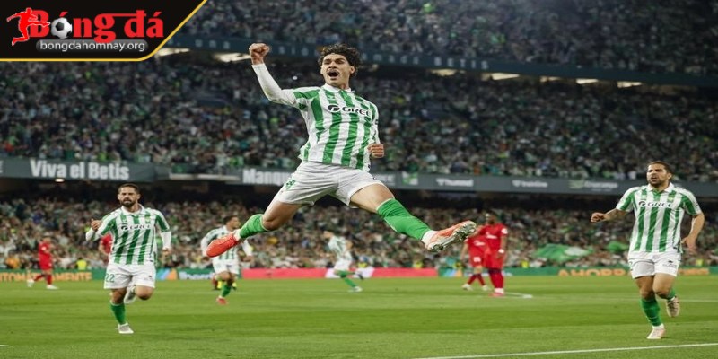 Sevilla đánh bại Real Betis 2-1, tiếp tục thách thức top 4 La Liga 1 Trận derby xứ Andalusia bắt đầu với không khí căng thẳng