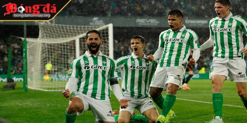 Sevilla đánh bại Real Betis 2-1, tiếp tục thách thức top 4 La Liga 2 Chiến thắng 2-1 trước Real Betis là một cú hích tinh thần lớn