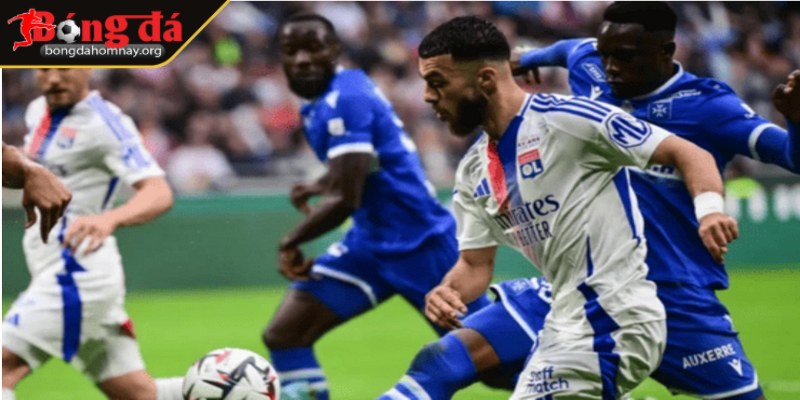 Auxerre vs Lyon (01:45 - 14/04, Ligue 1) - Soi kèo Auxerre vs Lyon: Lyon được kỳ vọng sẽ thắng nhưng trận đấu sẽ không dễ dàng. 2 Auxerre có thể sẽ chơi phòng ngự chặt chẽ và tìm cách bảo vệ khung thành