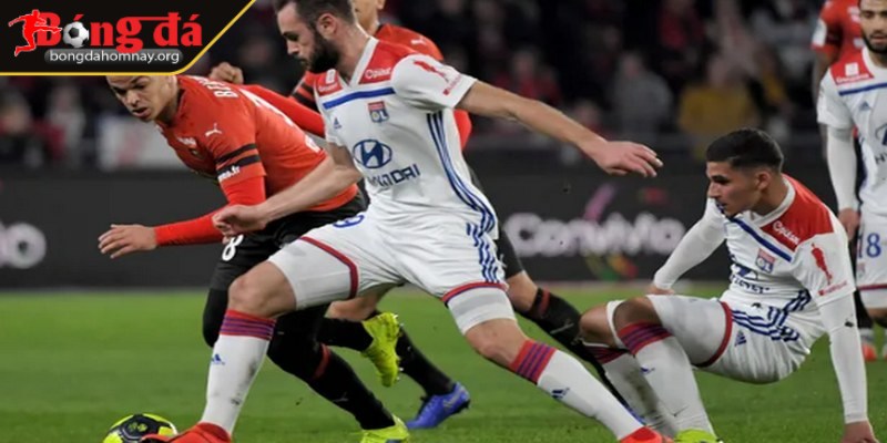 Soi kèo Lyon vs Rennes (02:05 - 27/04, Ligue 1) - Trận cầu 6 điểm giữa hai ứng viên top 5 2 Lyon sẽ chủ động tấn công ngay từ đầu để tìm kiếm bàn thắng