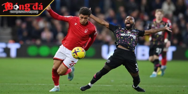 Soi kèo Nottingham Forest vs Brentford (01:30 - 02/05, Premier League) - Nottingham Forest tiếp đón Brentford, liệu lợi thế sân nhà có giúp họ chiến thắng? 2 Nottingham Forest chủ động dâng cao đội hình trong hiệp 1