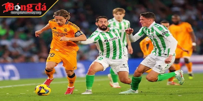 Soi kèo Real Betis vs Fiorentina (02:00 - 02/05, Conference League) - Betis phải tận dụng lợi thế sân nhà 2 Chủ nhà Real Betis chủ yếu kiểm soát bóng trong suốt trận đấu này