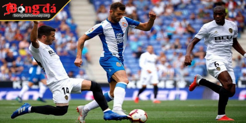 Soi kèo Valencia vs Espanyol (00:00 - 23/04, La Liga) - Espanyol liệu có gây bất ngờ trước Bầy dơi đang hồi sinh? 2 Valencia và Espanyol được đánh giá ngang sức nhau trong trận đấu