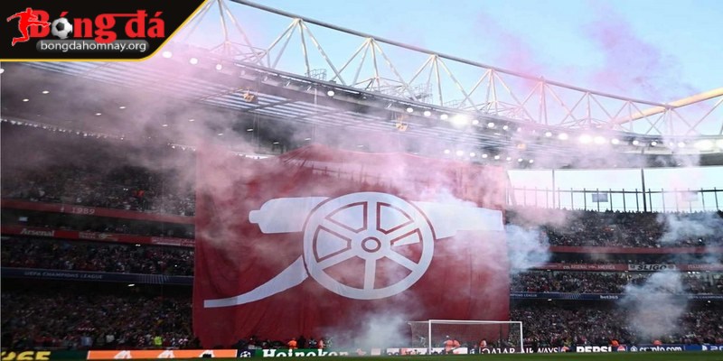 Wayne Rooney: Cựu tiền đạo Manchester United chỉ trích cổ động viên Arsenal vì bầu không khí thiếu sôi động tại sân Emirates trong trận thua PSG 3 Phản ứng trái chiều từ bộ phận cộng đồng mạng